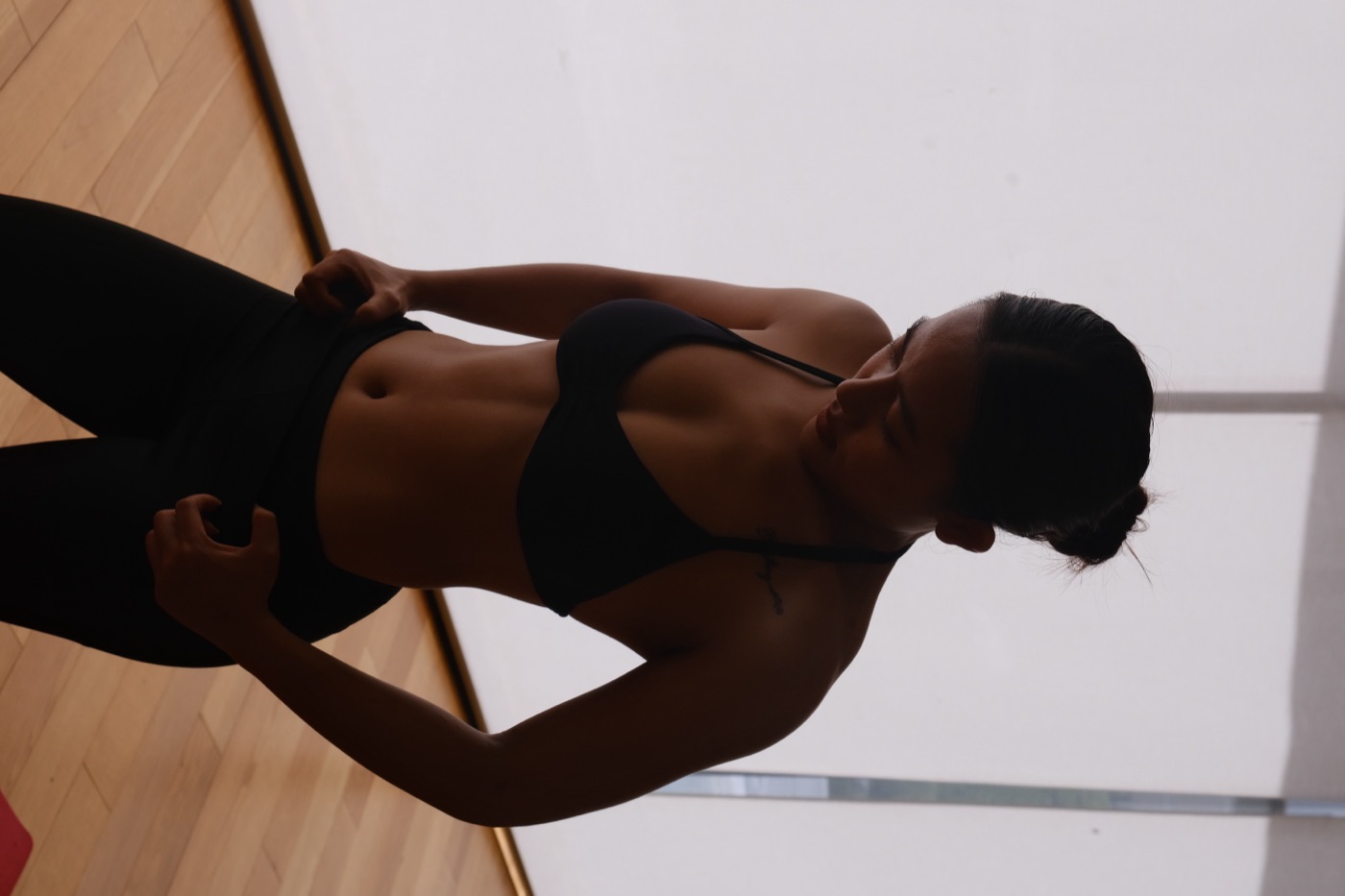 Huỳnh Kiều Thoa tập luyện tại phòng gym ở Sài Gòn